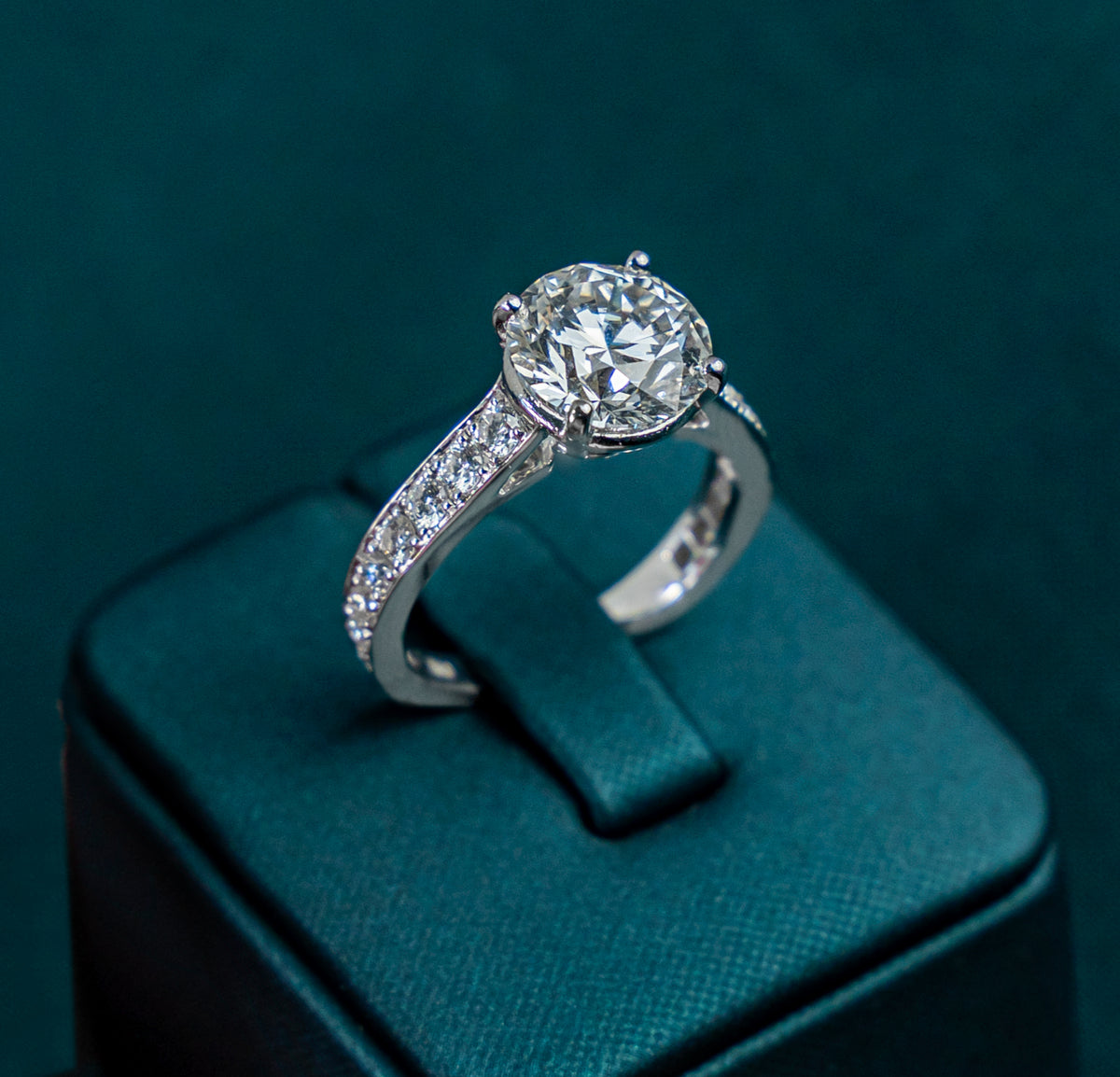 The Bridge Peak Round Brilliant Ring